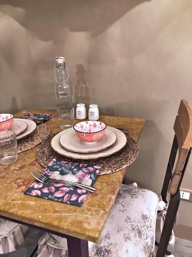 Il Giardino Segreto Apartment แฟร์รารา ภายนอก รูปภาพ